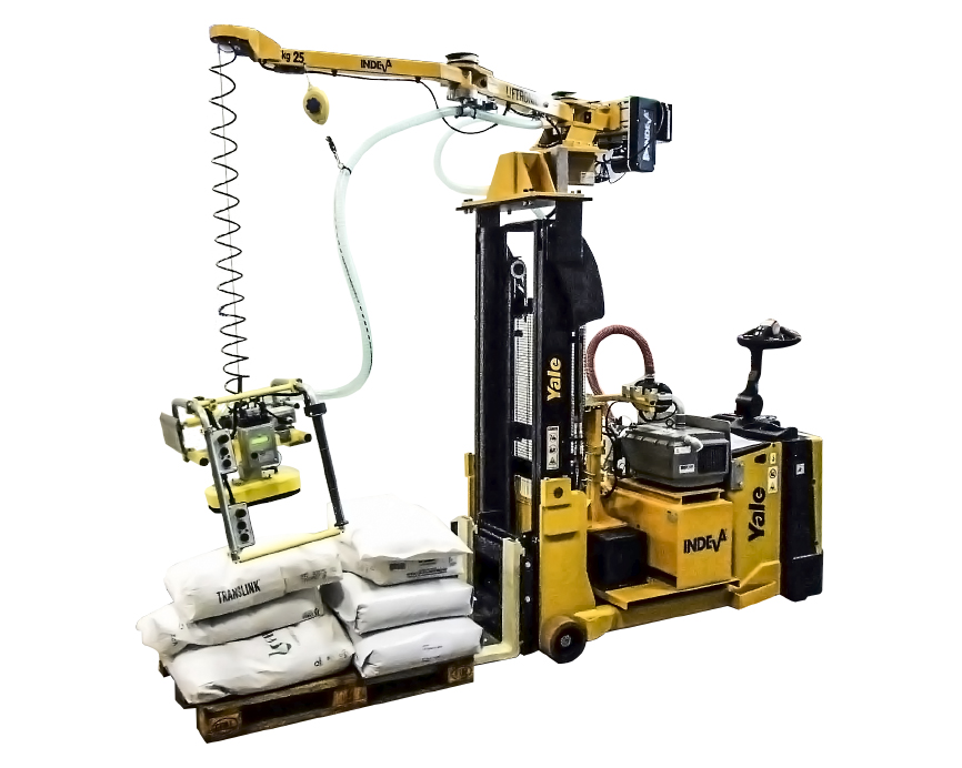 Liftruck with vacuum