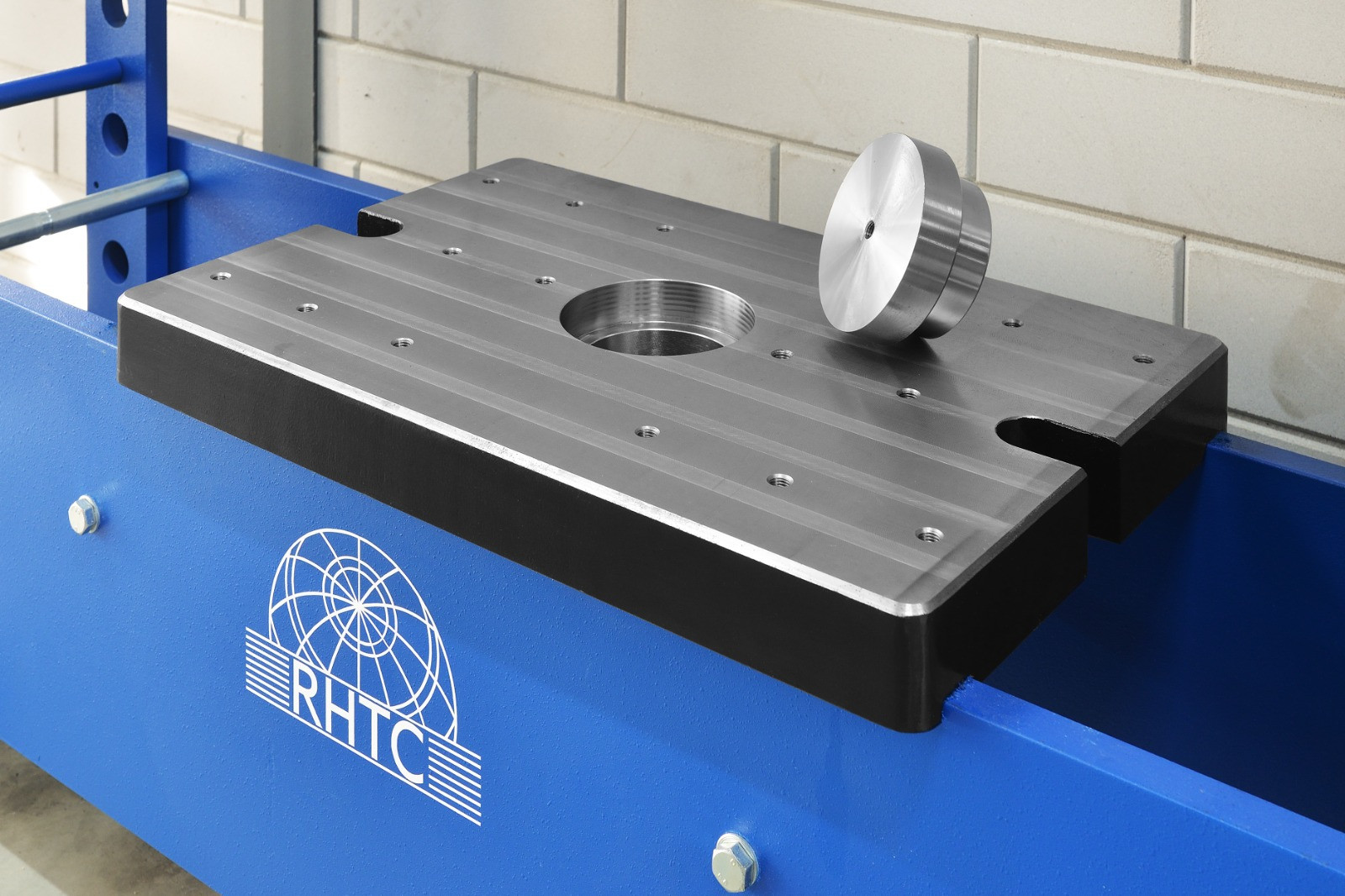 Hydraulic punching RHTC