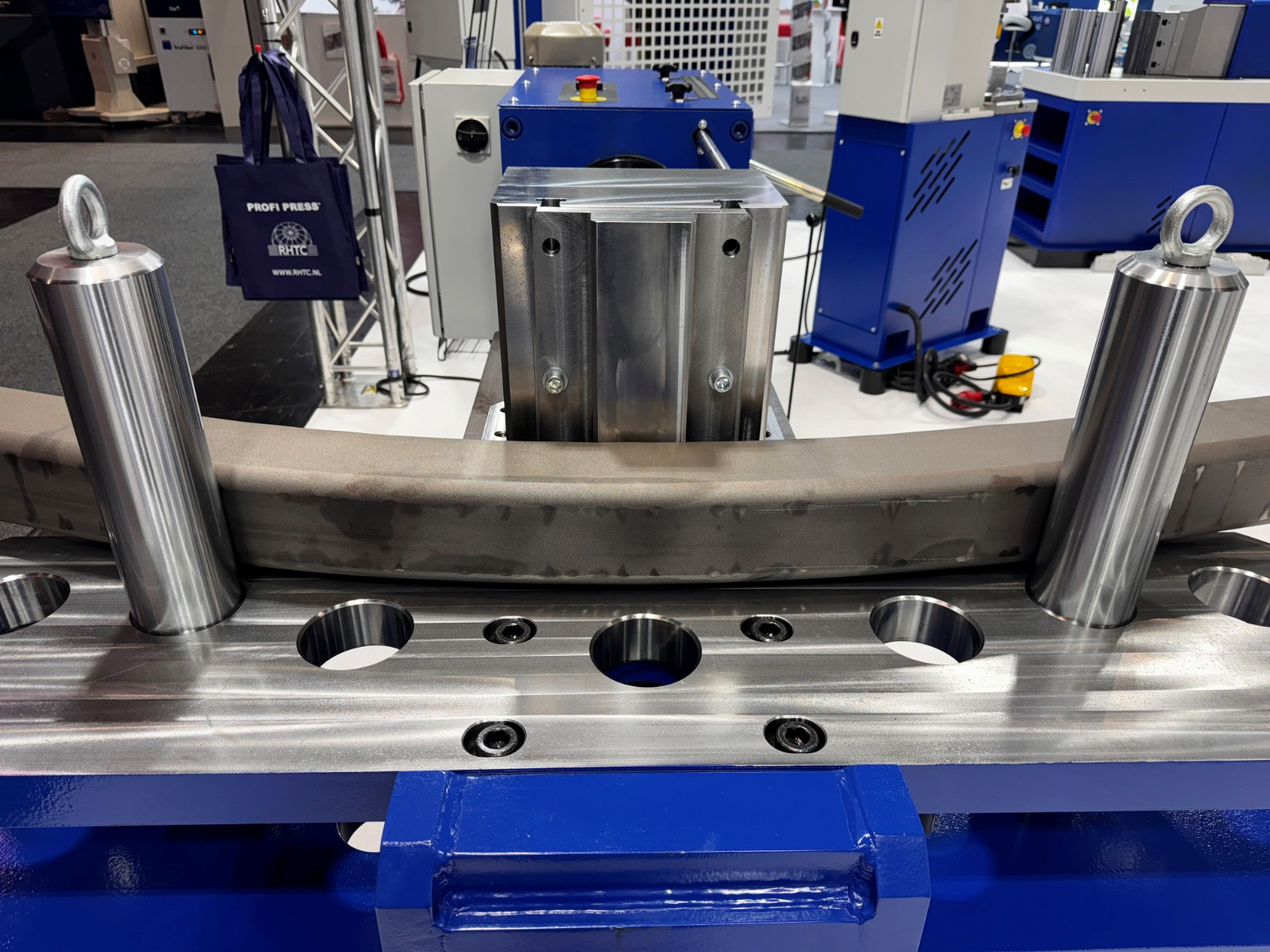 Hydraulic punching RHTC